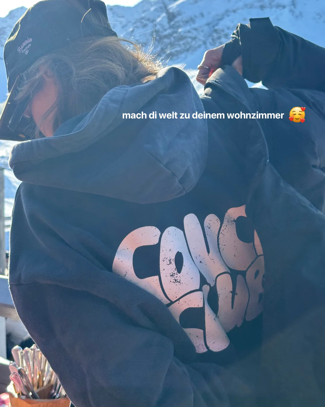 Couch Club Hoodie Heavyweight - Image 5