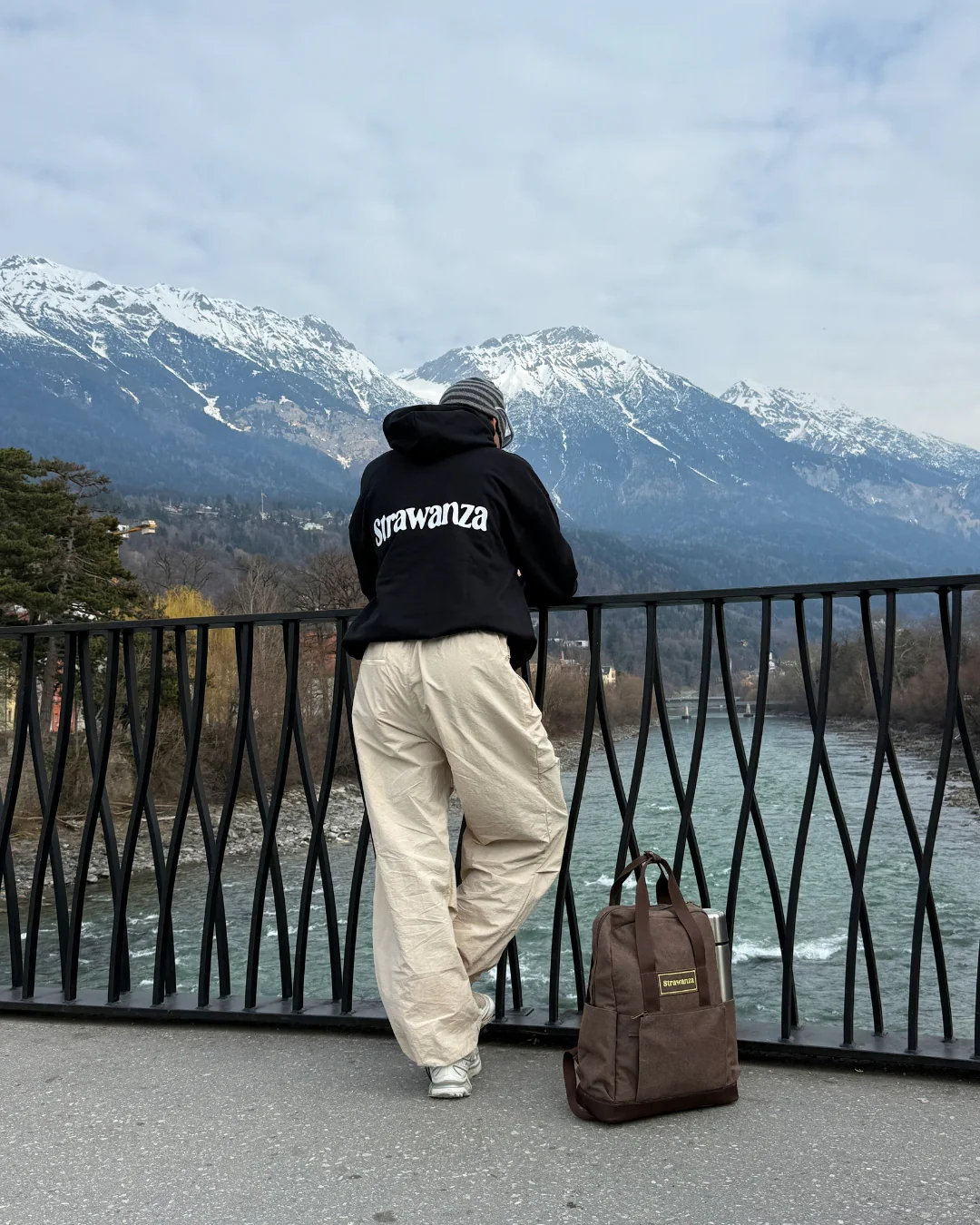 Strawanza Crew Hoodie Heavyweight schwarz - Image 4