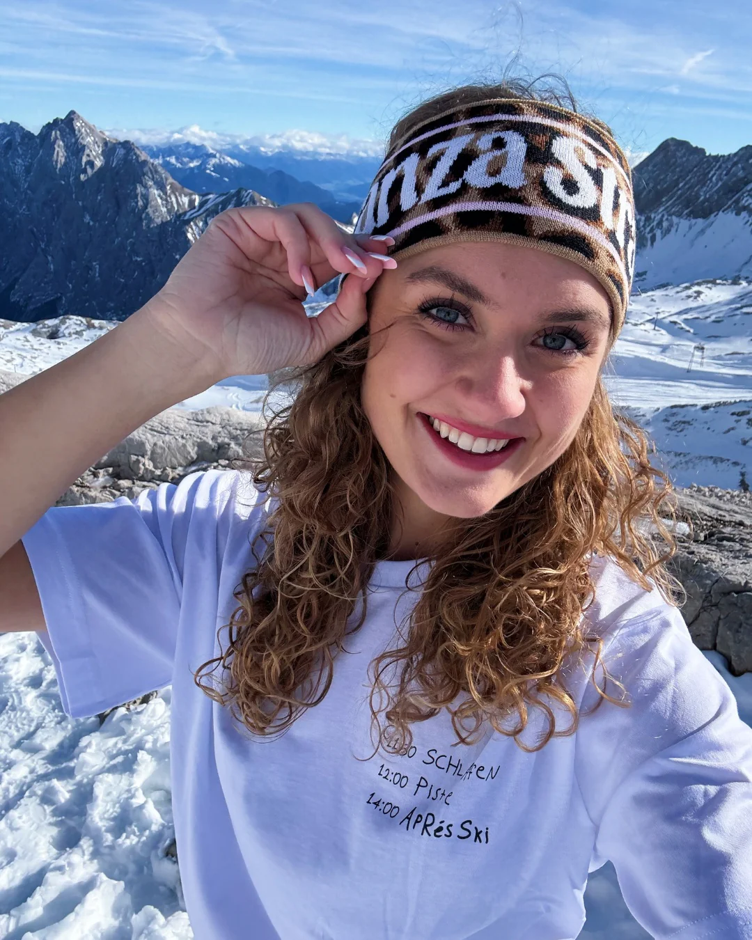 Schlafen Piste Après Ski T-Shirt - Image 3